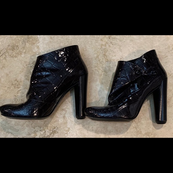 Louis Vuitton Croc Embossed Booties - Picture 4 of 7